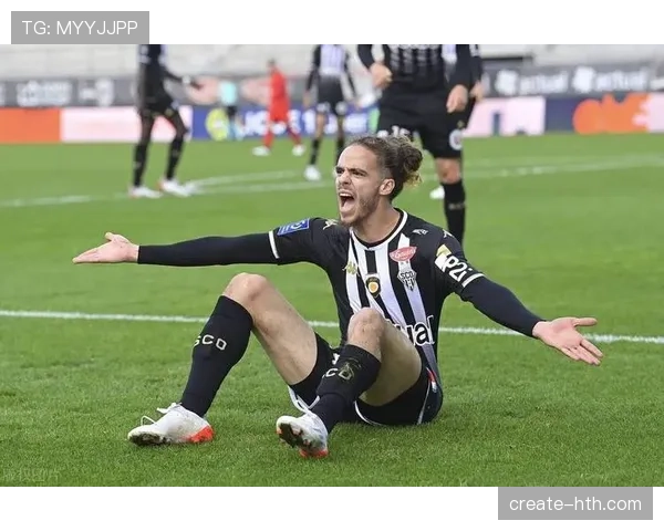 法马控球能力惊艳全场，助球队逆转取胜表现抢眼